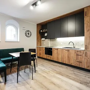 Mlyn 10/8 Apartment